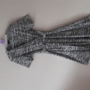 Jules & Leopold dress. faux wrap. Black and White. Size LARGE Short sl…